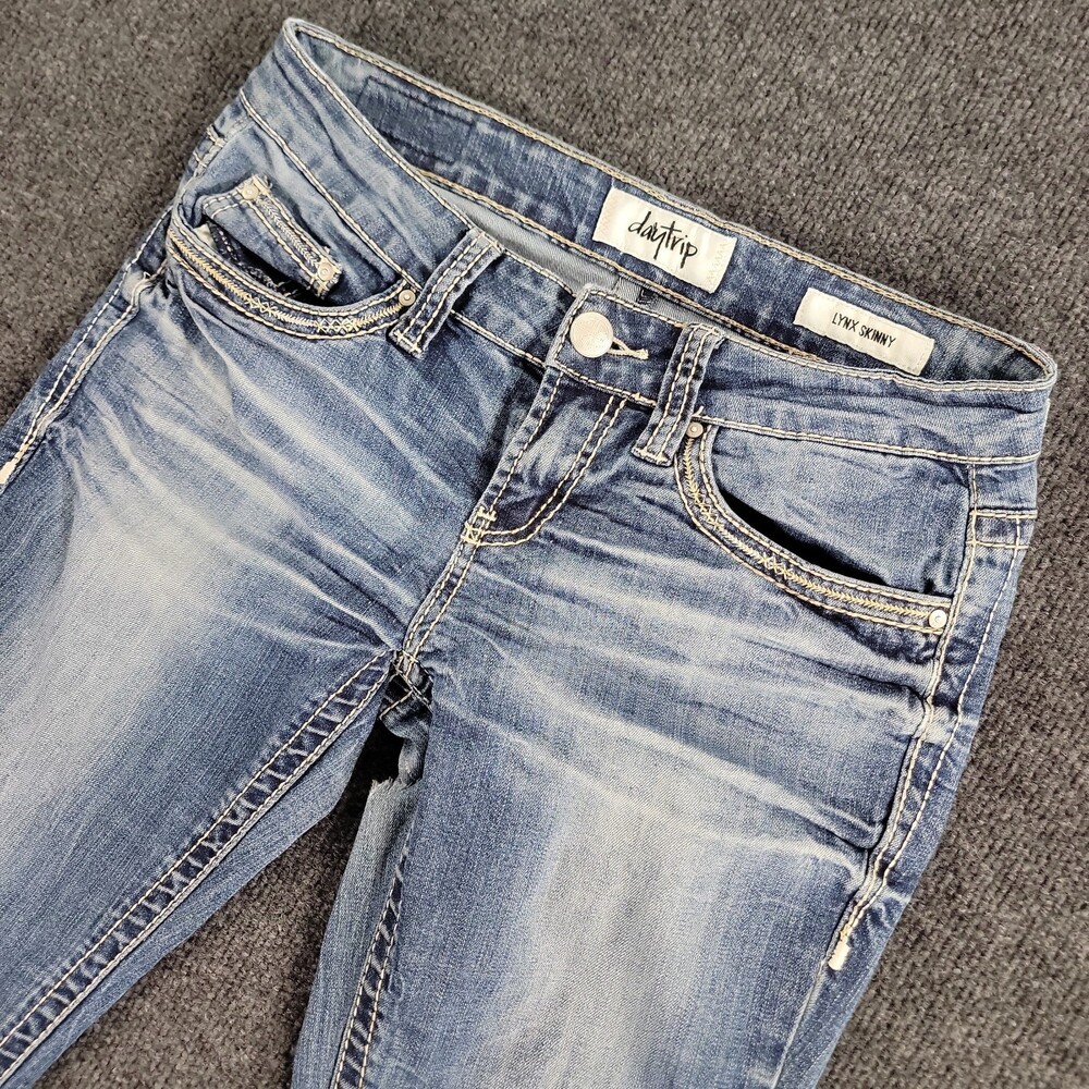 Daytrip Jeans Women's Size 27R Lynx Skinny Dark Thick Stitch Embellished *Hole*
